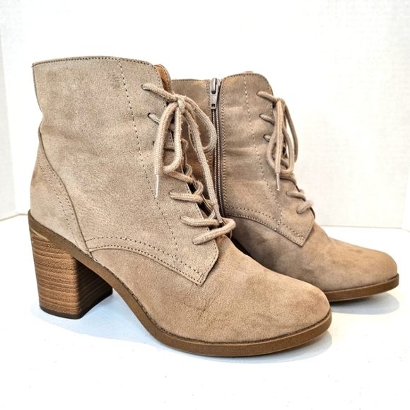 Universal Thread Stacked Heel Boot Women's Size 8.5 Taupe Suede Lace Up Chunky - Picture 1 of 12